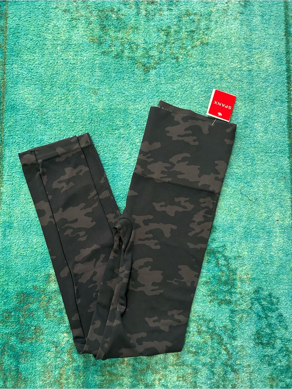 SPANX Women’s Black and Dark Gray Camo Joggers